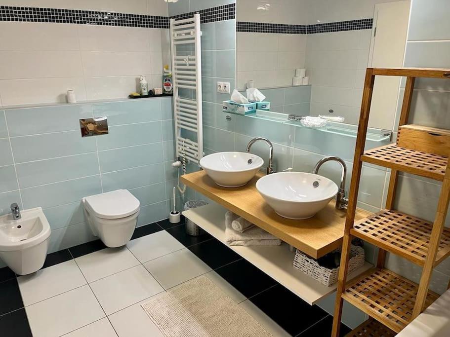 Apartment In Historical Center With Park View เปิลเซน ภายนอก รูปภาพ