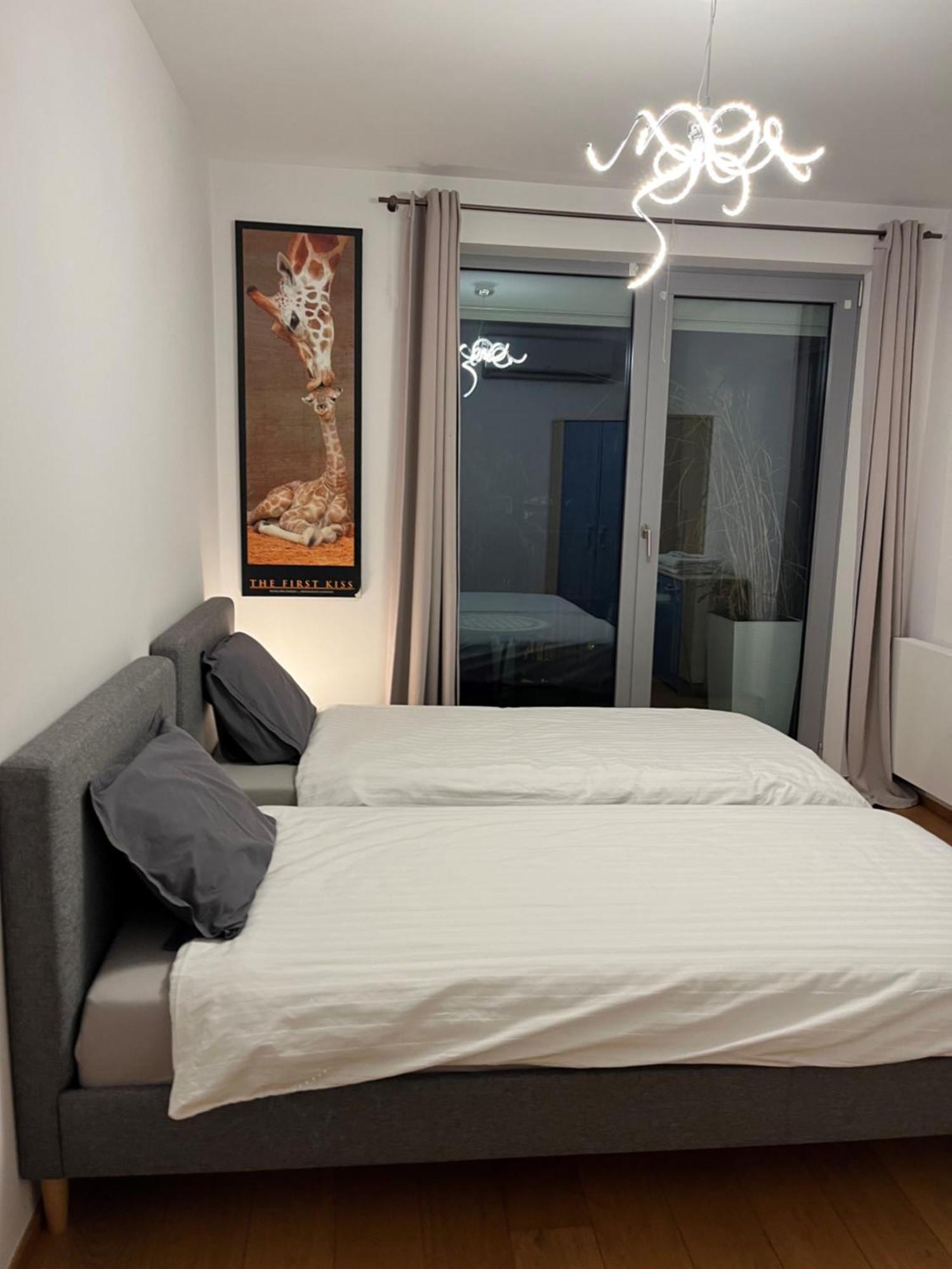 Apartment In Historical Center With Park View เปิลเซน ภายนอก รูปภาพ